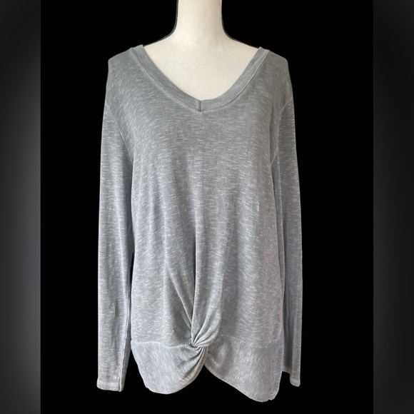 Tina Stephan’s women’s top - Picture 1 of 6